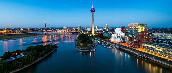 Düsseldorf bij nacht