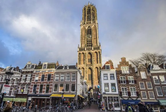 Domtoren in de stad Utrecht
