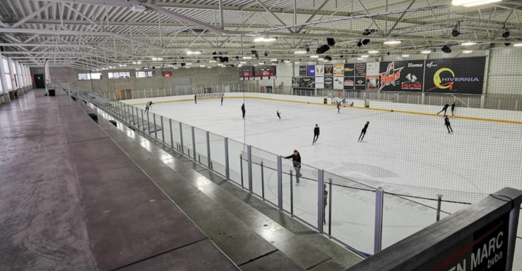 schaatsen in het ice skating center